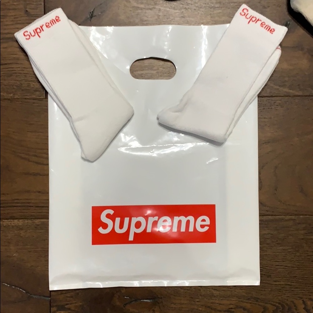 Supreme Socks